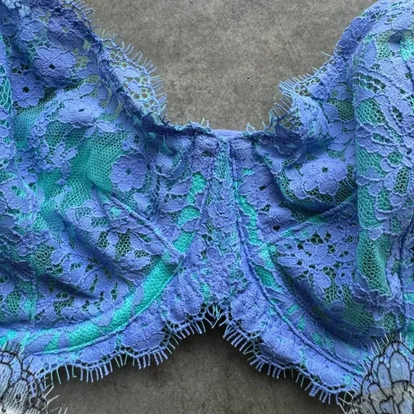 2 Pair! Victoria’s Secret Very Sexy Unlined Demi Lace Underwire Bra - Picture 3 of 6